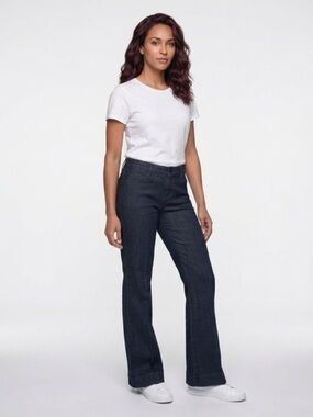 Women’s Dark Denim Wide-Leg Jeans — Tailored Flare